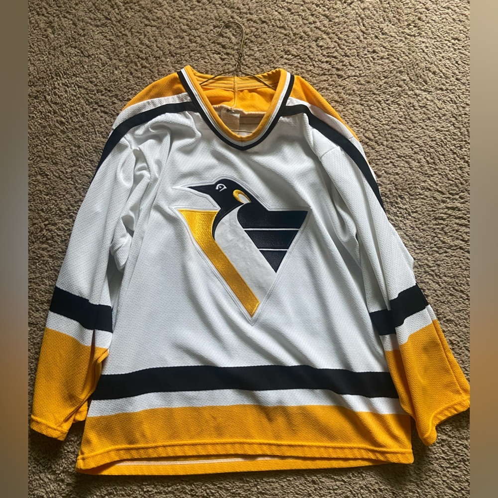Vintage 90’s Maska Penguins Jersey